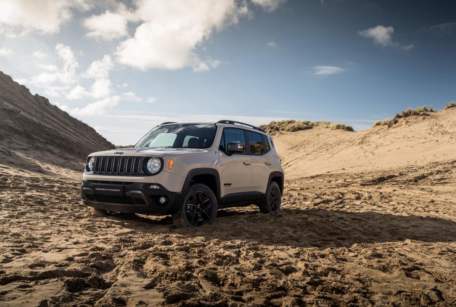  Jeep Renegade Desert Hawk 2017 года  (UK) (фото 3 из 3)